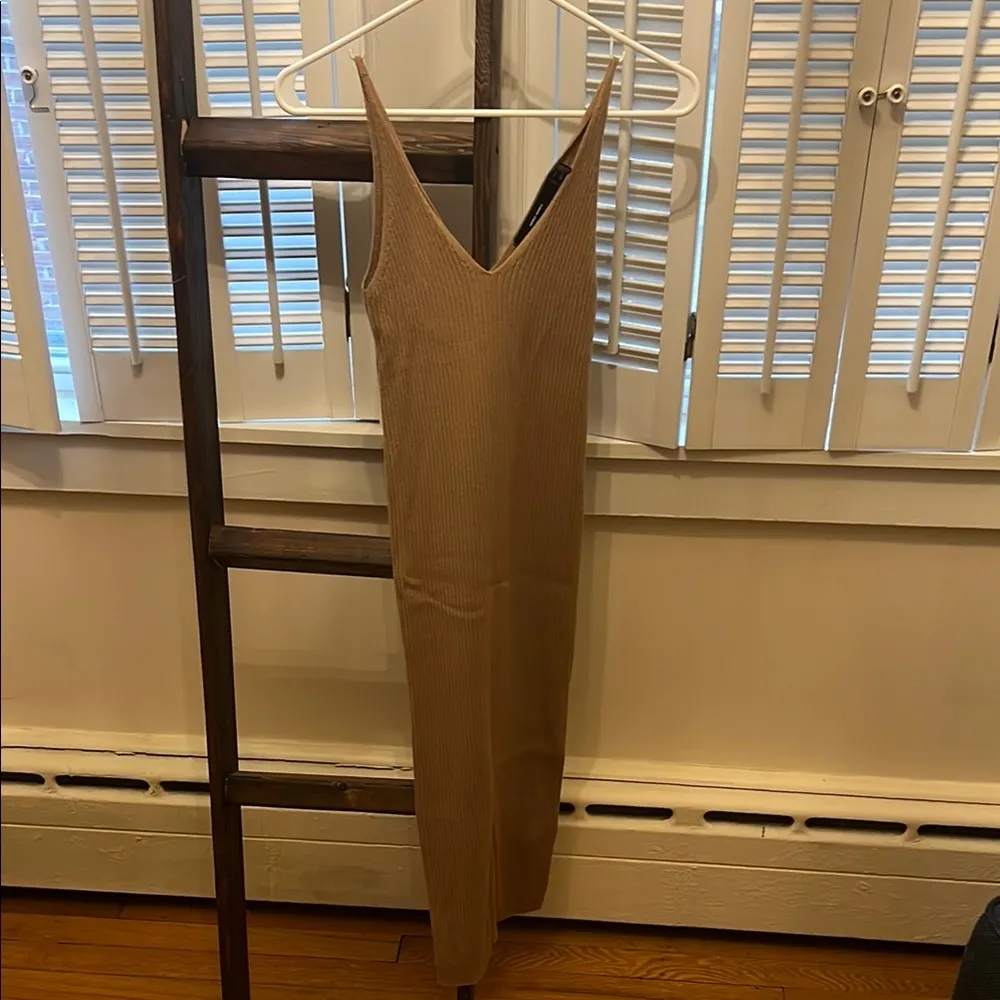 Vero Moda Tan V-Neck Midi Dress - Image 2