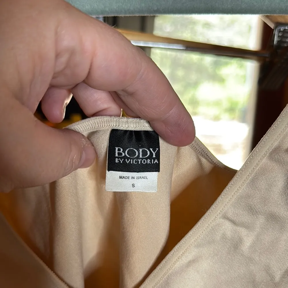 Victoria’s Secret Body by Victoria Women's Nude Body Shaper Tank Top Size Small - Image 2