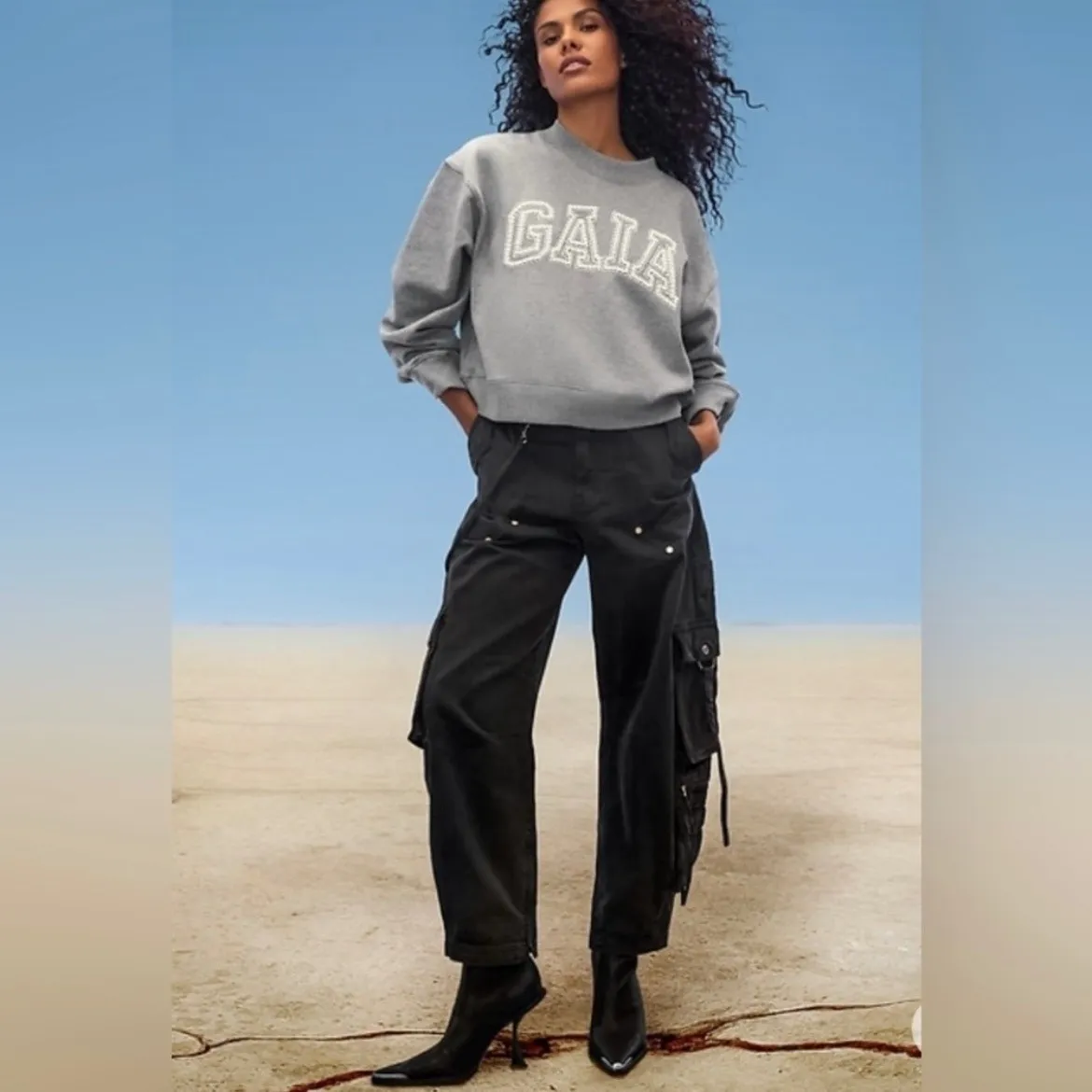 Gap x Cult GAIA Gray Athletic Cropped Sweatshirt Womens Size S - Image 3