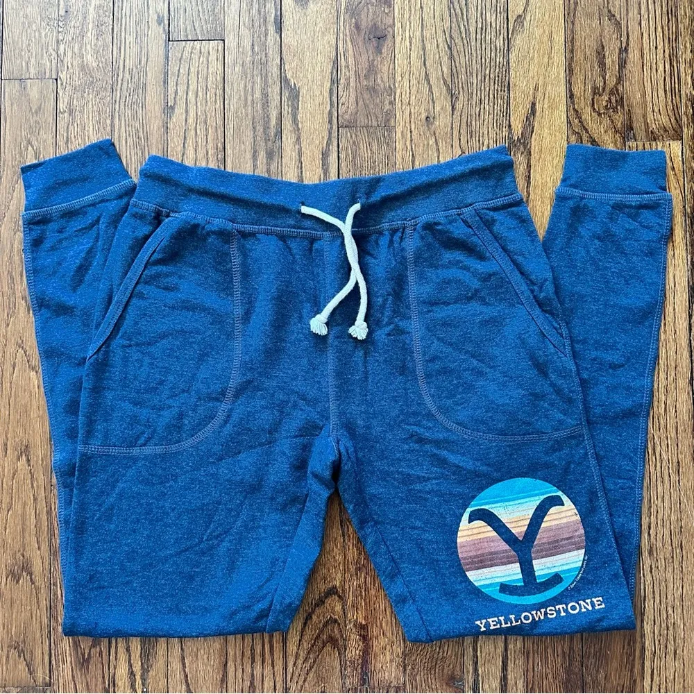 🦋 NWOT Yellowstone Official Blue Joggers Small - Image 5
