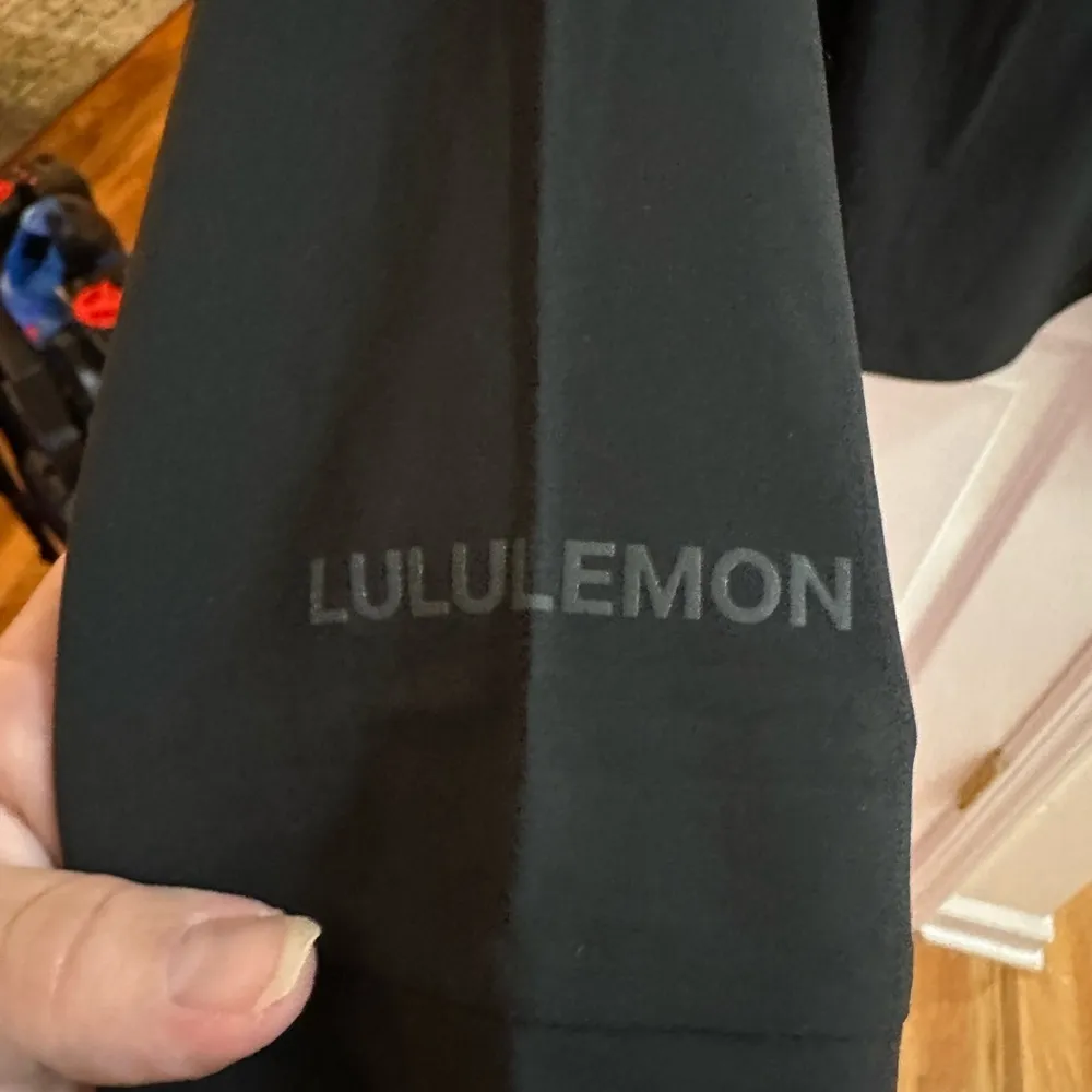 Lululemon  MIST OVER WINDBREAKER - Image 8