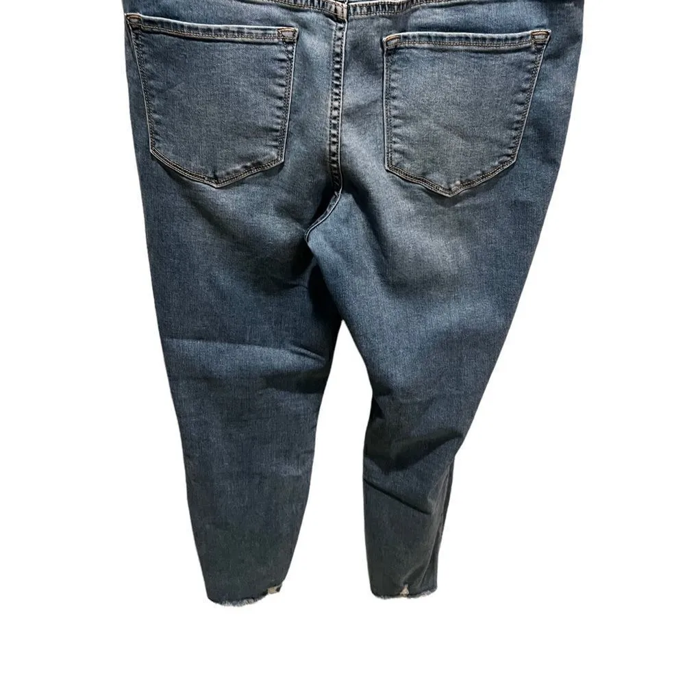 Old Navy midrise Rockstar medium wash jeans size 12 - Image 6