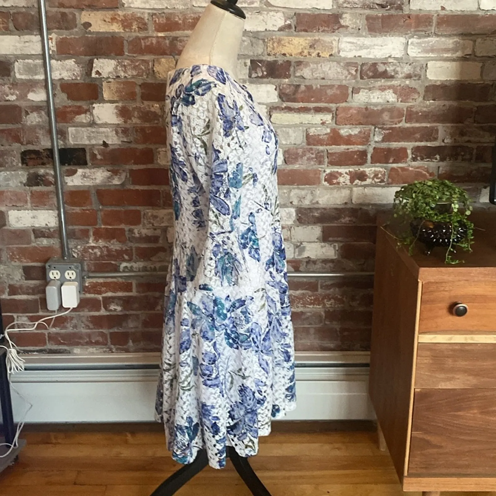 Rabbit Rabbit Rabbit Design 3/4 Bell Sleeve Floral Lace Fit &Flare Dress Size 10 White - Image 4