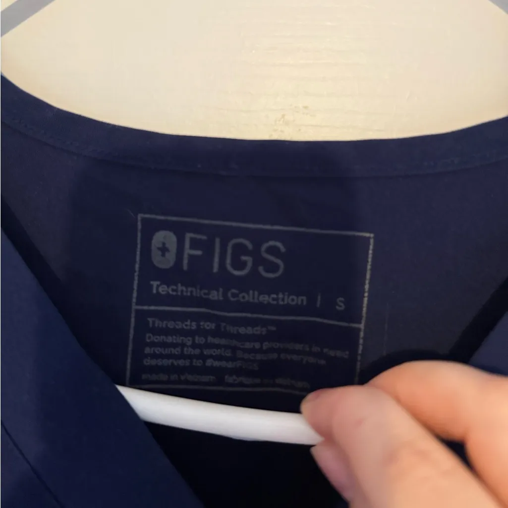 FIGS  scrub set - Image 3