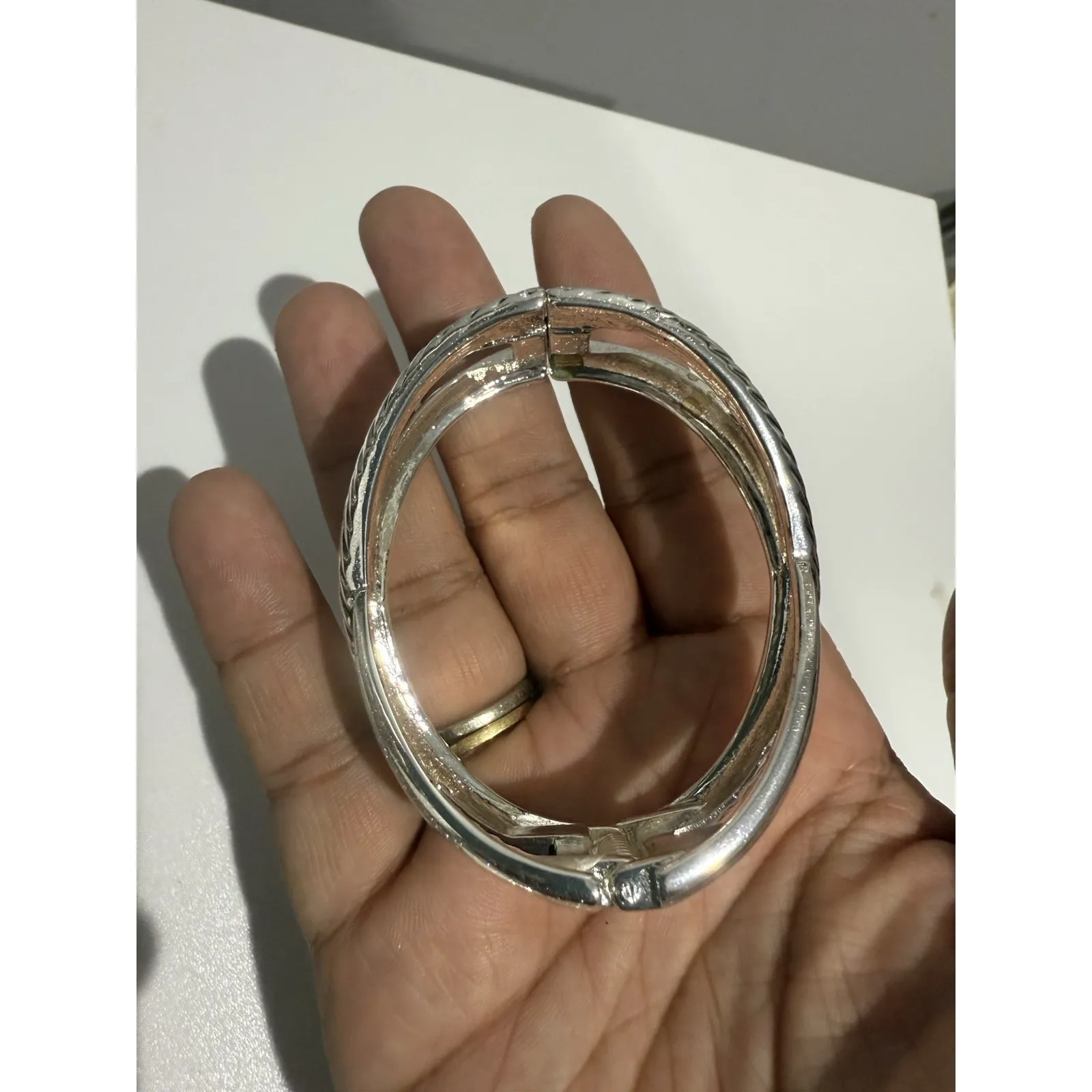 Crossover‎ Silver Tone Cable Bracelet Jewelry Hinged Bangle 7" NWOT - Image 4
