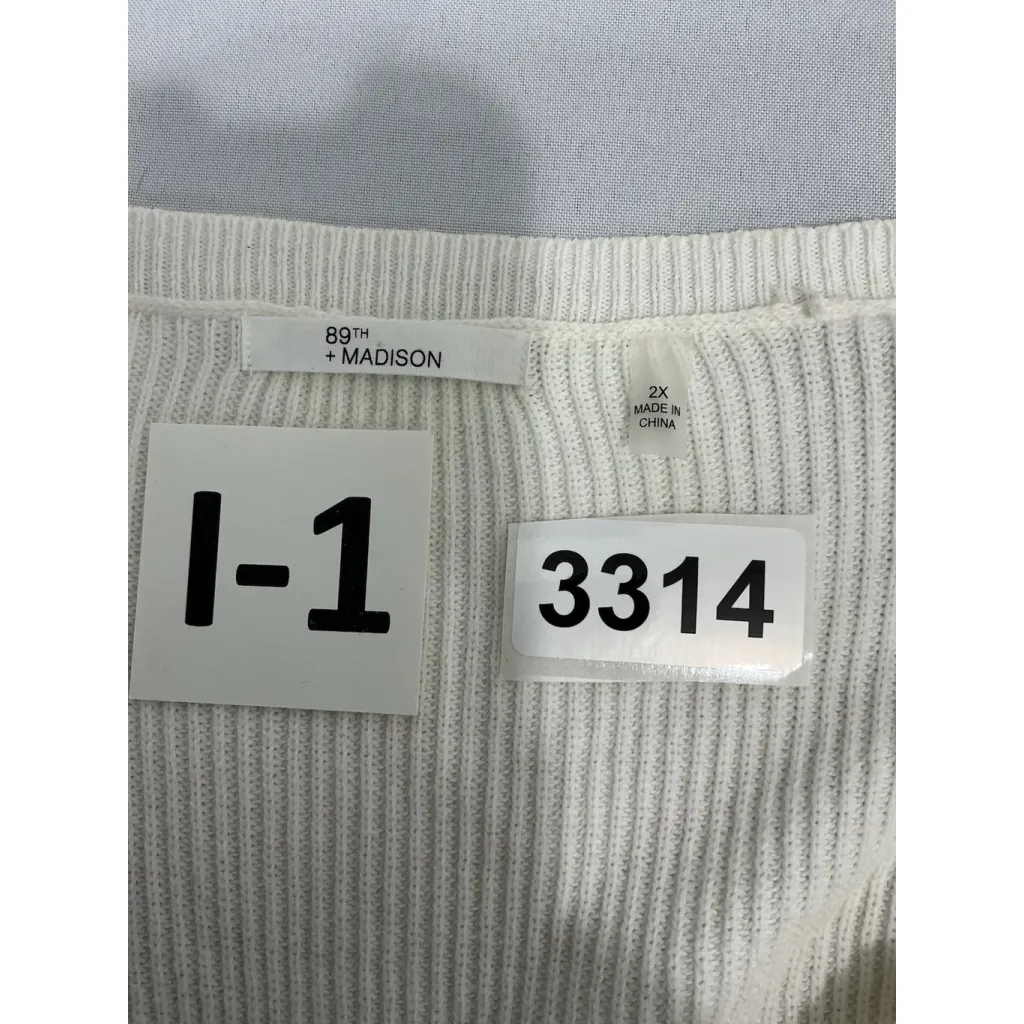 Womans 89th & Madison Size 2x White Pull Over V Neck Bell Sleeve Sweater - Image 3