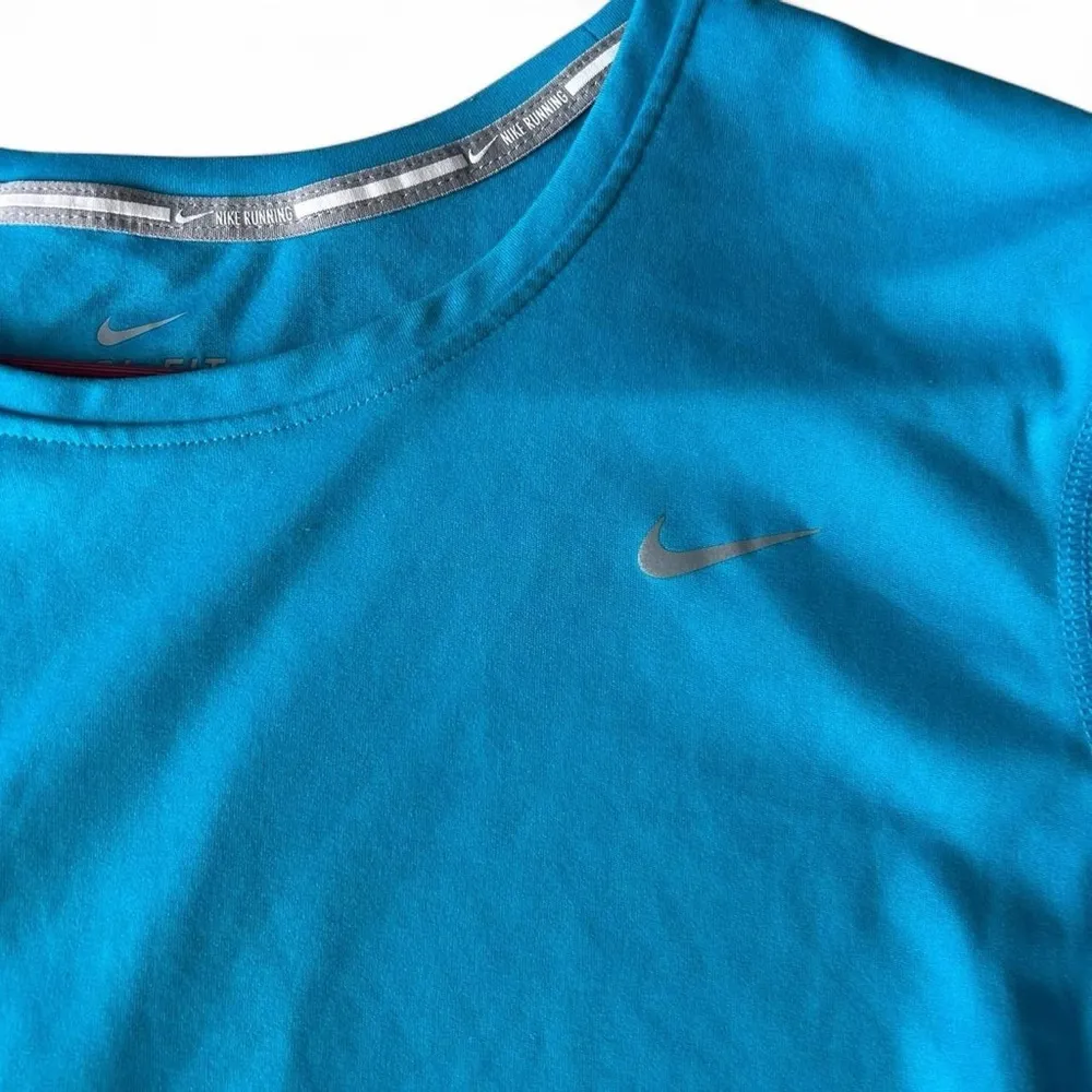 Nike Women’s Dri-FIT Swoosh Plus-Size Running Top – Size 1X - Image 6