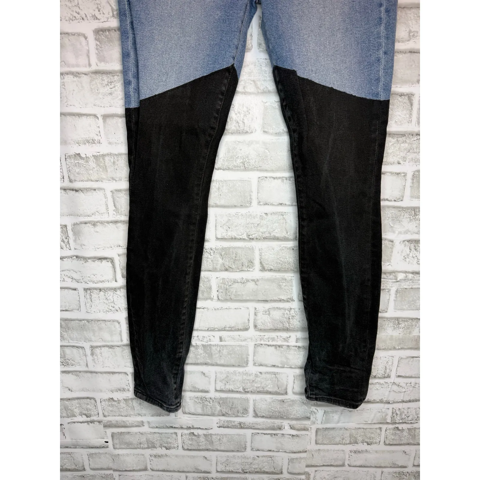 7 For All Mankind Luxe High Rise Two Tone Lightwash Black Jeans Women's 27 - Image 5