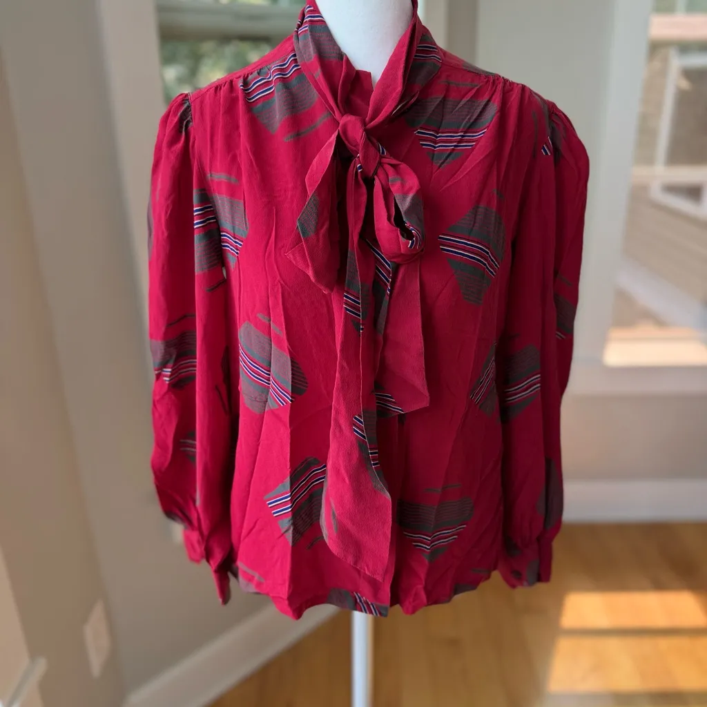 Vintage Ernst Strauss Red Silk Graphic Printed Tie Neck Puff Sleeve Blouse Sz 8 - Image 16