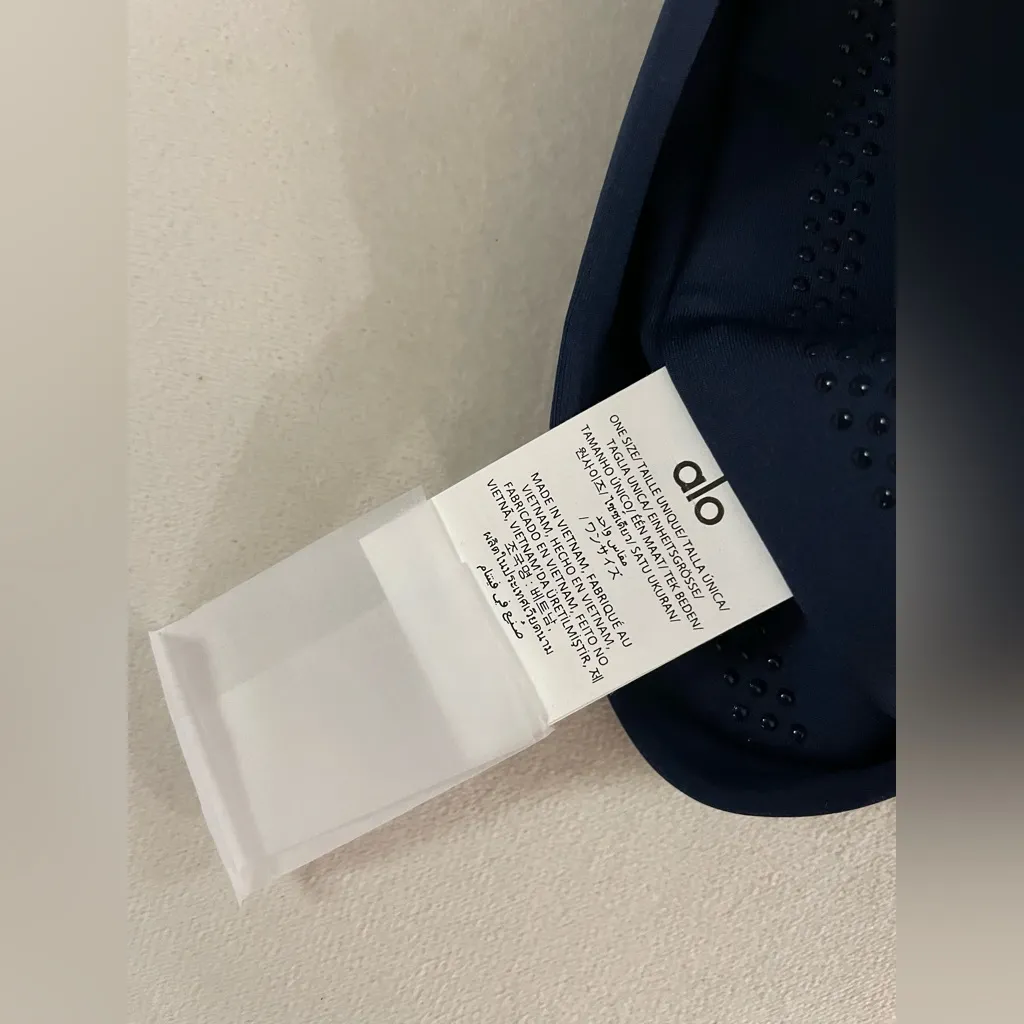 ALO Yoga NWT Airlift Headband Navy Blue Grips and scrunched back White Alo Logo - Image 11
