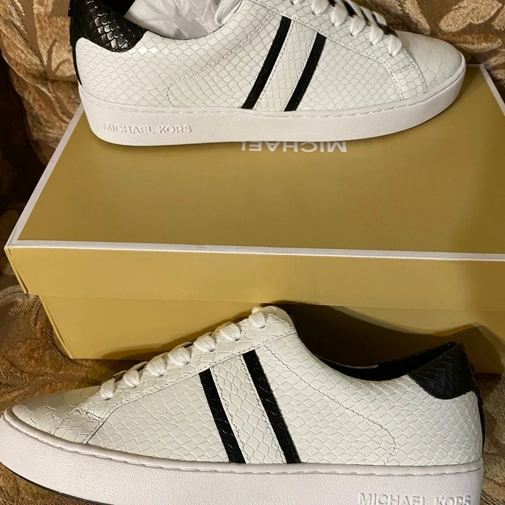 Michael Kors Sneakers - Image 5