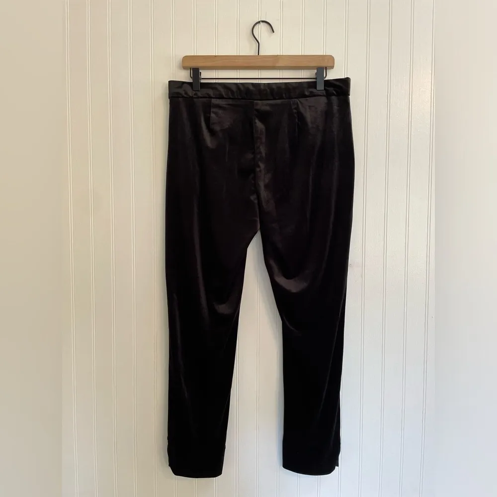 BANANA REPUBLIC Velvet Feel Tapered Fit Cropped Straight Leg Pants Black Size 8 - Image 3