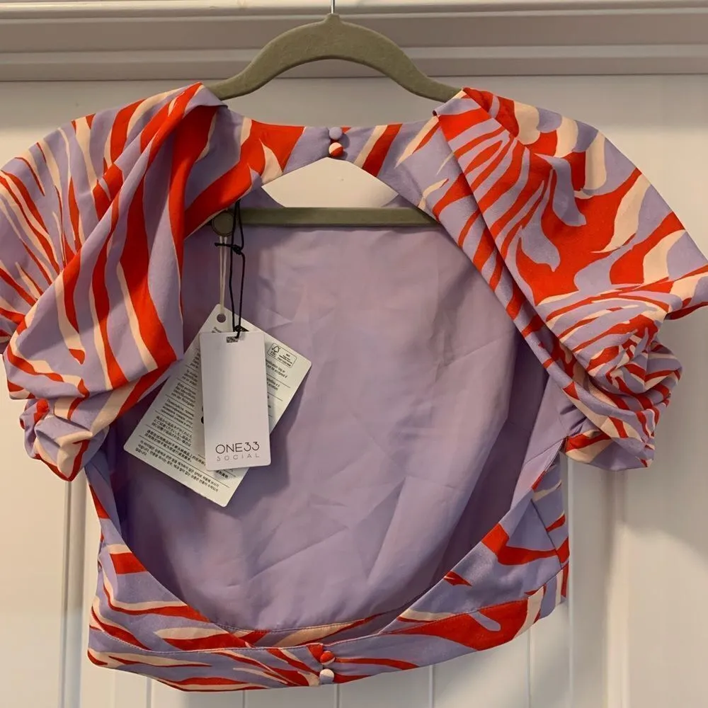ONE 33 SOCIAL Open Back Cropped Printed Crepe de Chine Top Size 8 NWT Purple - Image 3