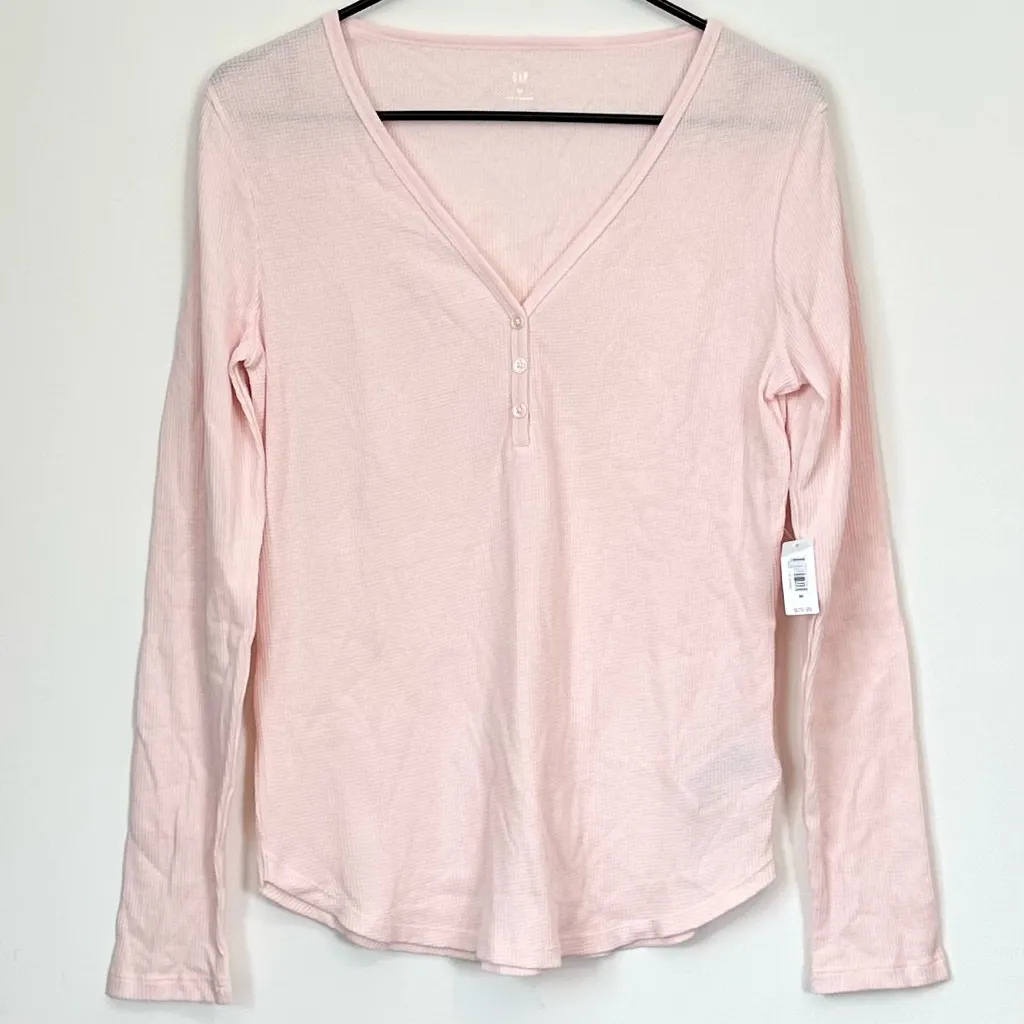 NWT GAP Light Pink Waffle Knit V-Neck Long Sleeve Tee - Size: Medium - Image 2