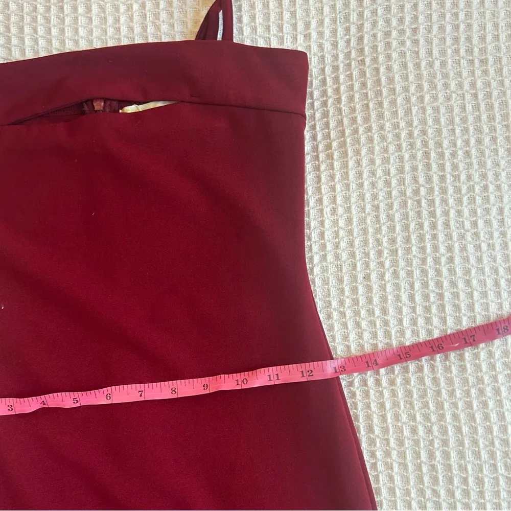 Bombshell body contour burgundy long Christmas party dress cutout & slit NWT Size 8 - Image 4