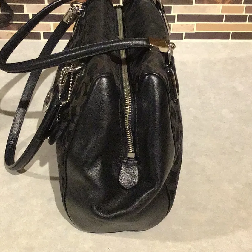 COACH MADISON OP ART SIGNATURE BLACK CANVAS TOTE HAND BAG COMES WITH 2 HANG TAGS - Image 5