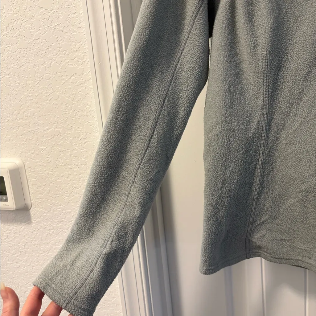 The North Face Women's Light Gray Fleece with Pink Zipper - Image 3
