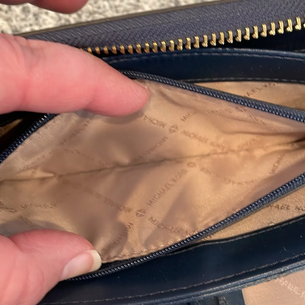 Michael Kors Continental Long Wallet with wristlet strap - Image 13