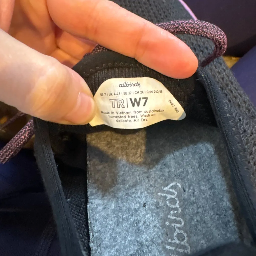 Allbirds Women's Tree Runner sneakers Black and Purple - Image 4