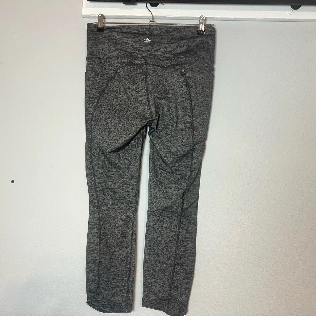 Athleta High Rise Pixel Chaturanga to Town Capri Crop Grey Gray Leggings Medium - Image 4