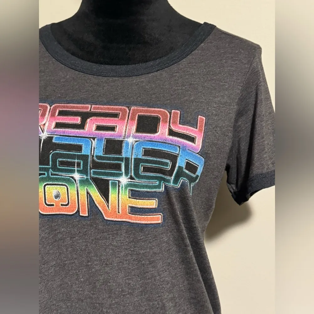 EUC Ready Player One Crewneck High Score Multicolor Graphic Tee size medium Gray - Image 3
