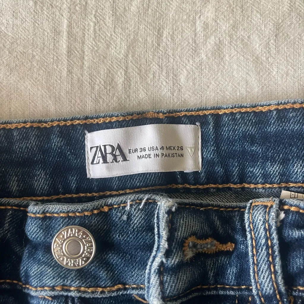 Zara Women's Dark Blue Straight Leg Jeans - Image 2