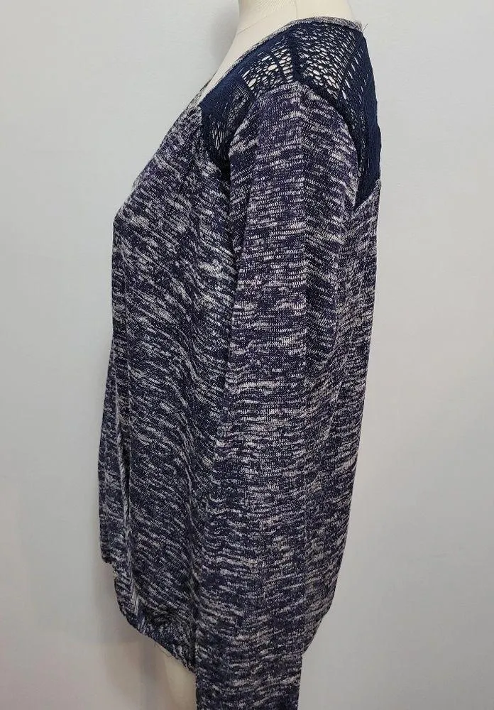 Maurices blue marled lace contrast surplice top size 0x - Image 4