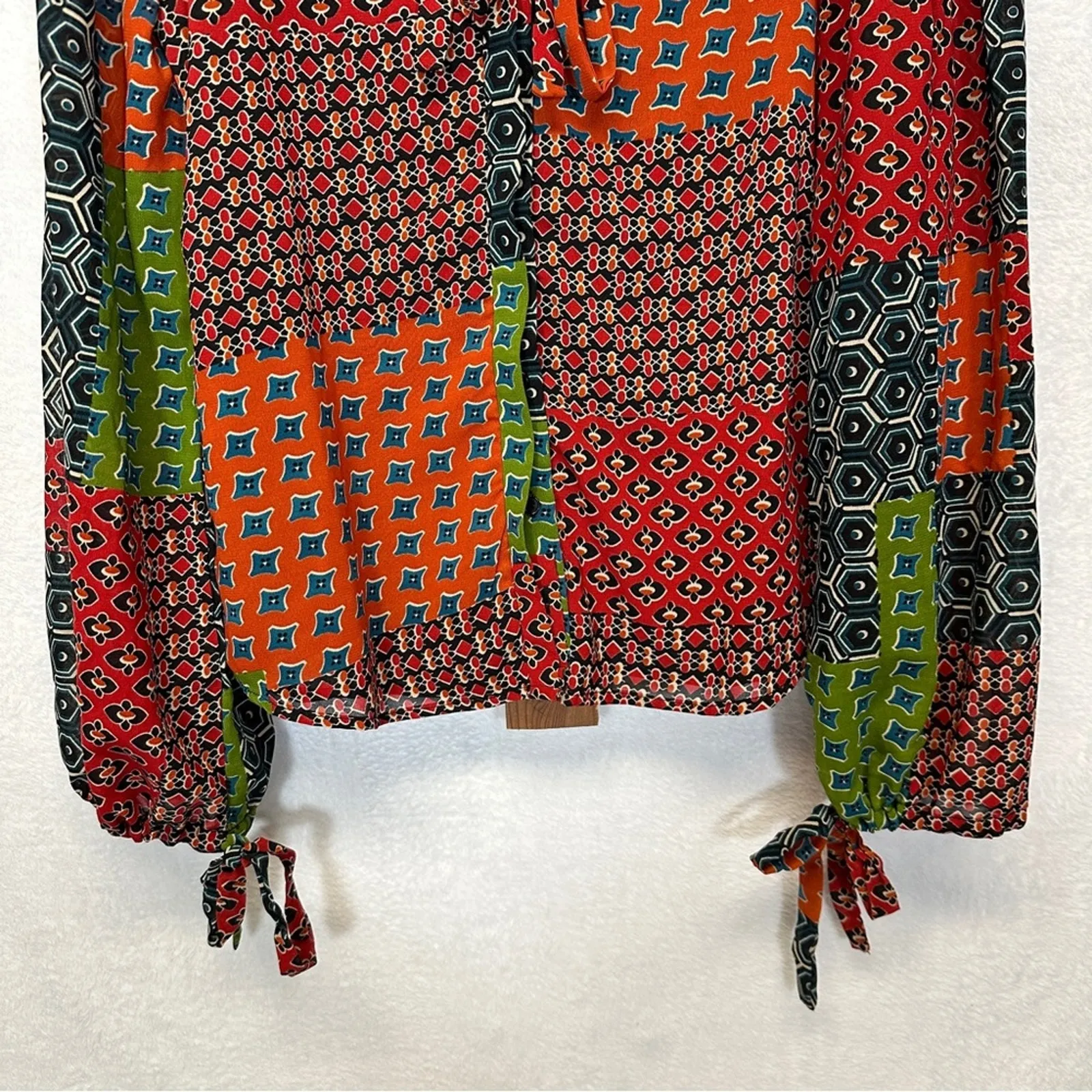 Walter Baker Multicolor Geometric Print Long Tie Sleeves Button Top Size XS - Image 3