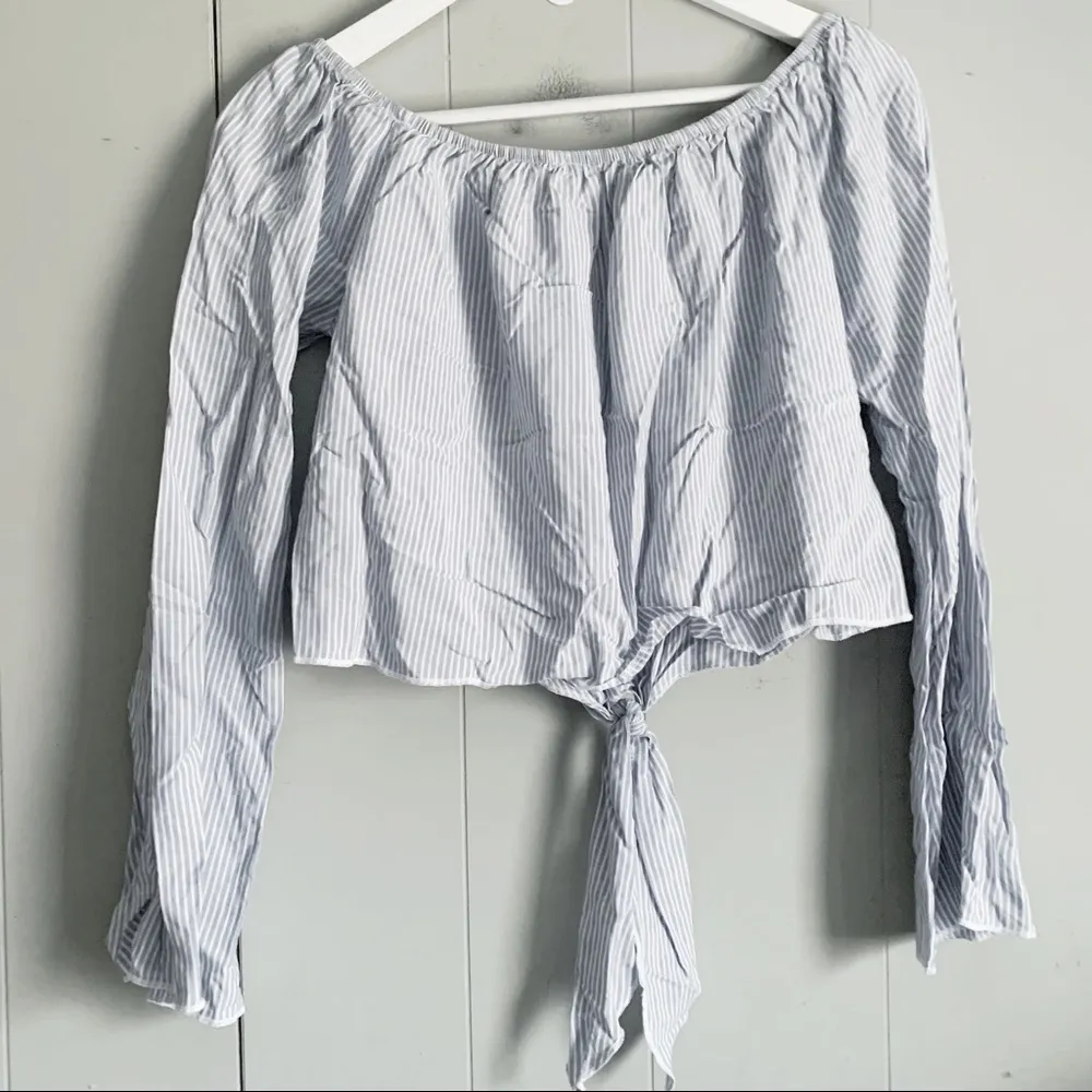 Pink Lemonade Striped Tie Front Long Sleeve Crop Top Rose Appliqué Embellished M Blue Size M - Image 2