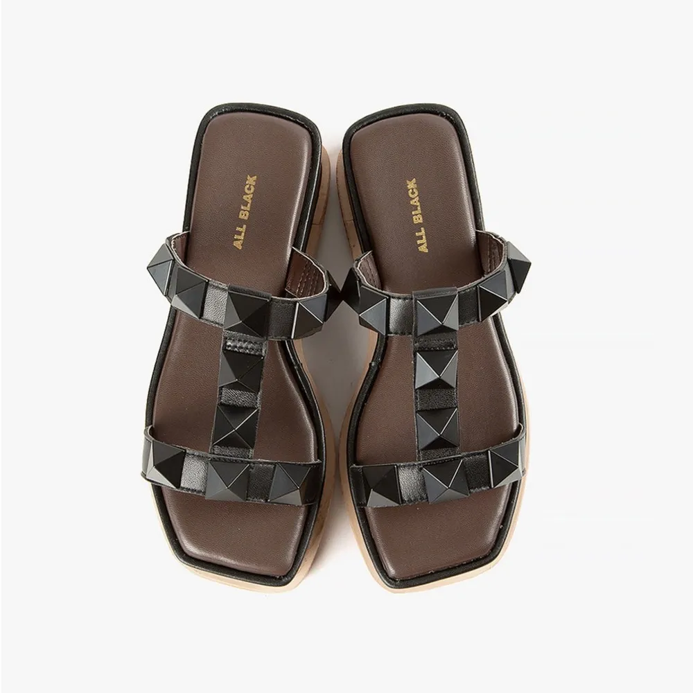 ALL BLACK platform sandal studded leather 39 or 8.5 - Image 4