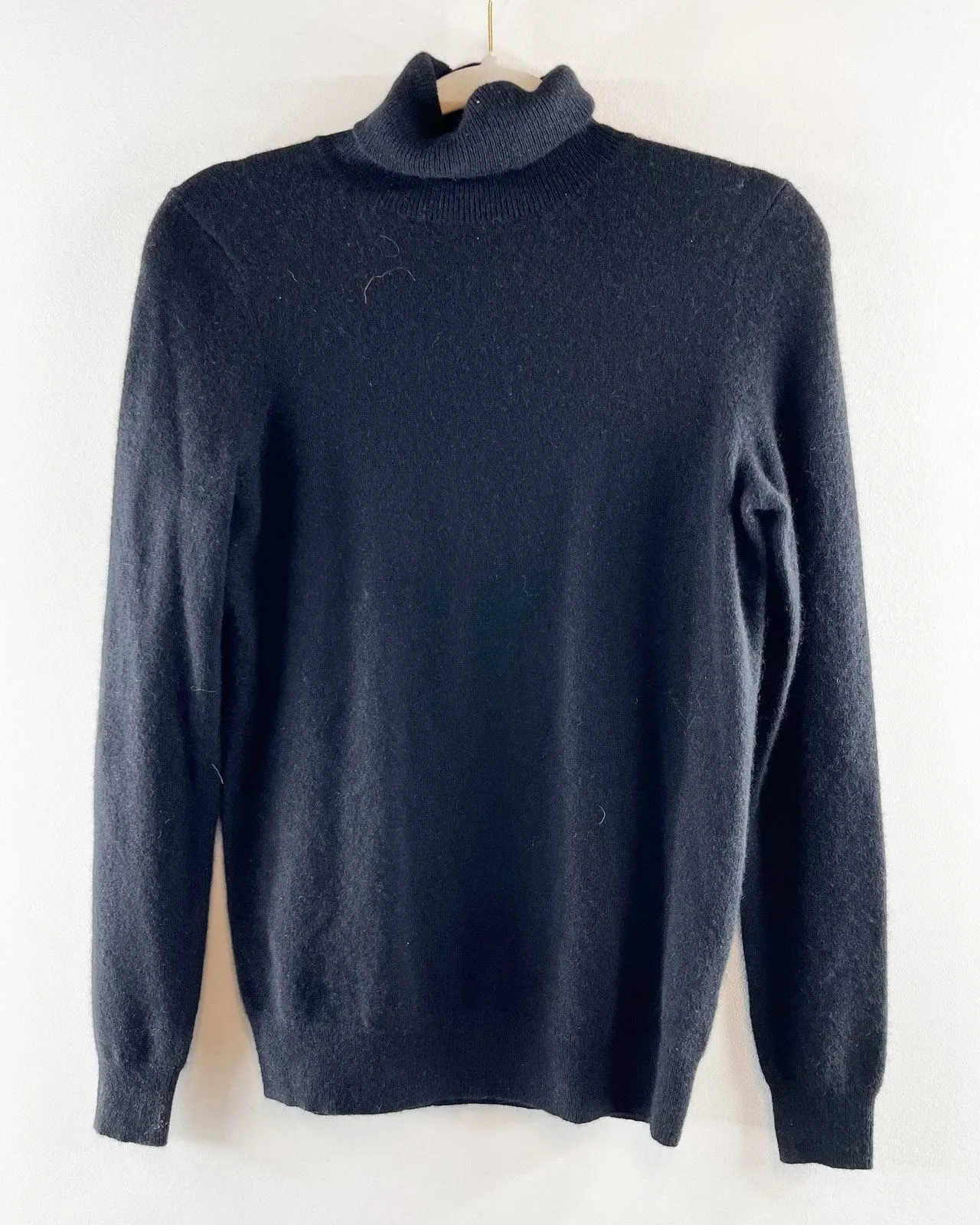 C by Bloomingdales Cashmere Long Sleeve Turtleneck Sweater Black Small - Image 1