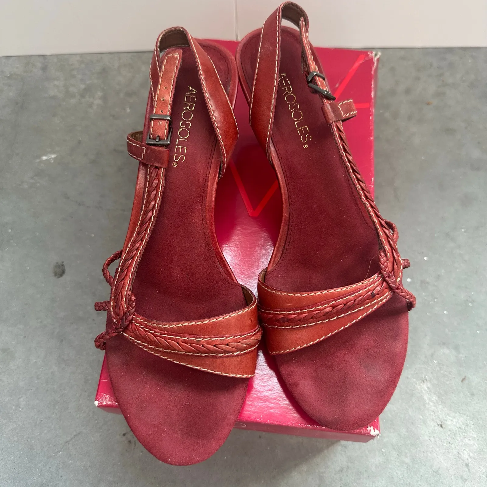 Aerosoles Over Plaited Red Leather Kitten Heels Size 8.5 - Image 3