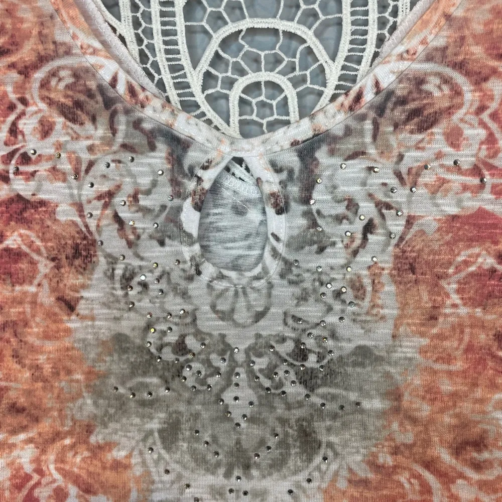 TIME AND TRU TOP T-SHIRT RHINESTONE FRONT SIZE L 12-14 CROCHET BACK - Image 3