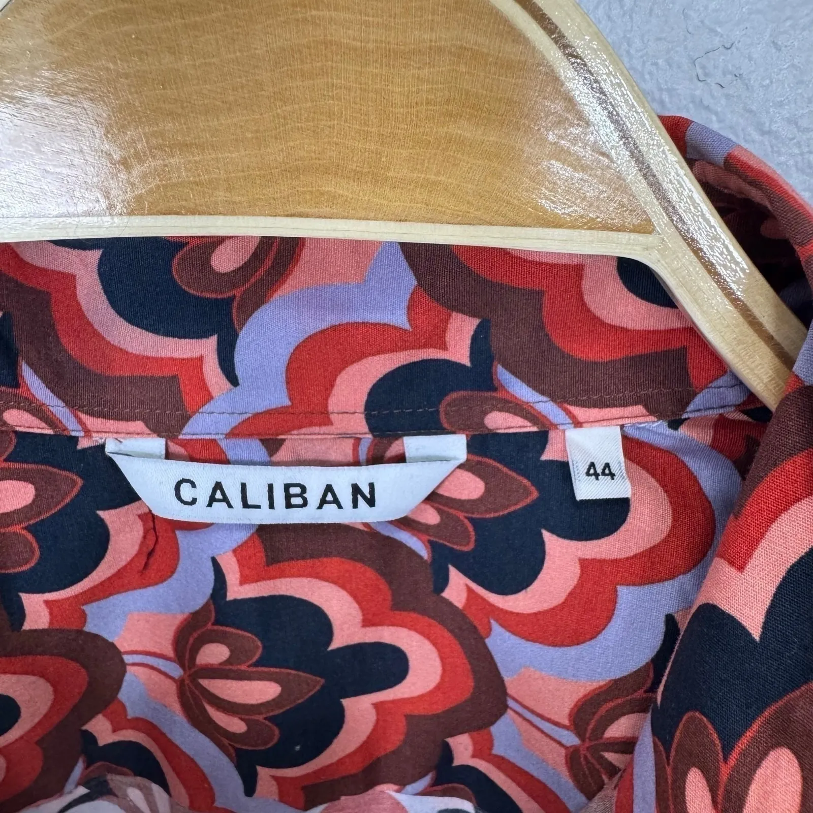Caliban Button Front‎ Top Size 8 Multicolor Retro Print Tailored Chic Mod Artsy Red - Image 8