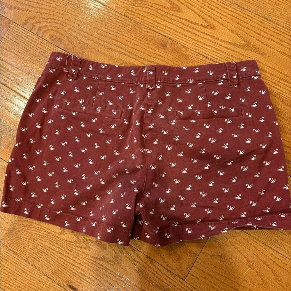 LL Bean Signature Bird Print Short Size 10 - Image 2
