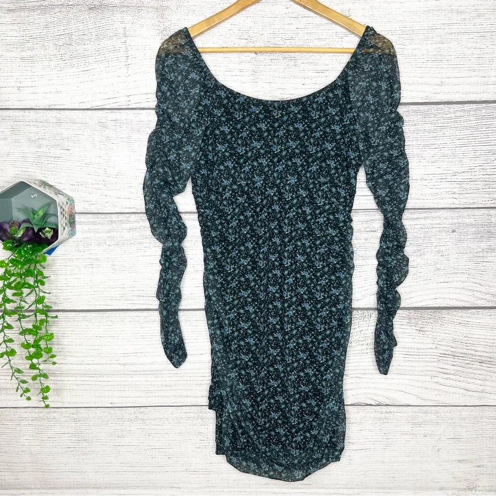 NWT Hollister Black & Blue Floral Long Sleeve Mini Dress Size Medium - Image 6