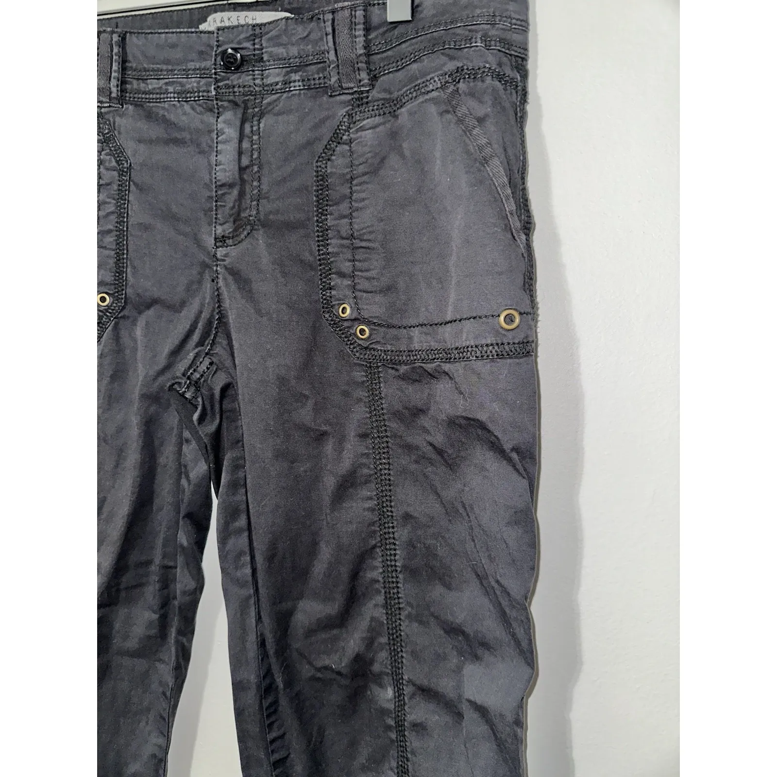 Marrakech Black Utility Cargo Capri Pants Gold Hardware Stretch GUC Size 29 - Image 2