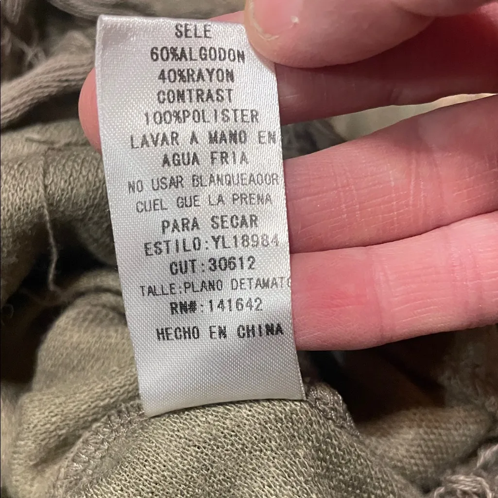 Elegant Fringe Women's Poncho in Olive - Image 4