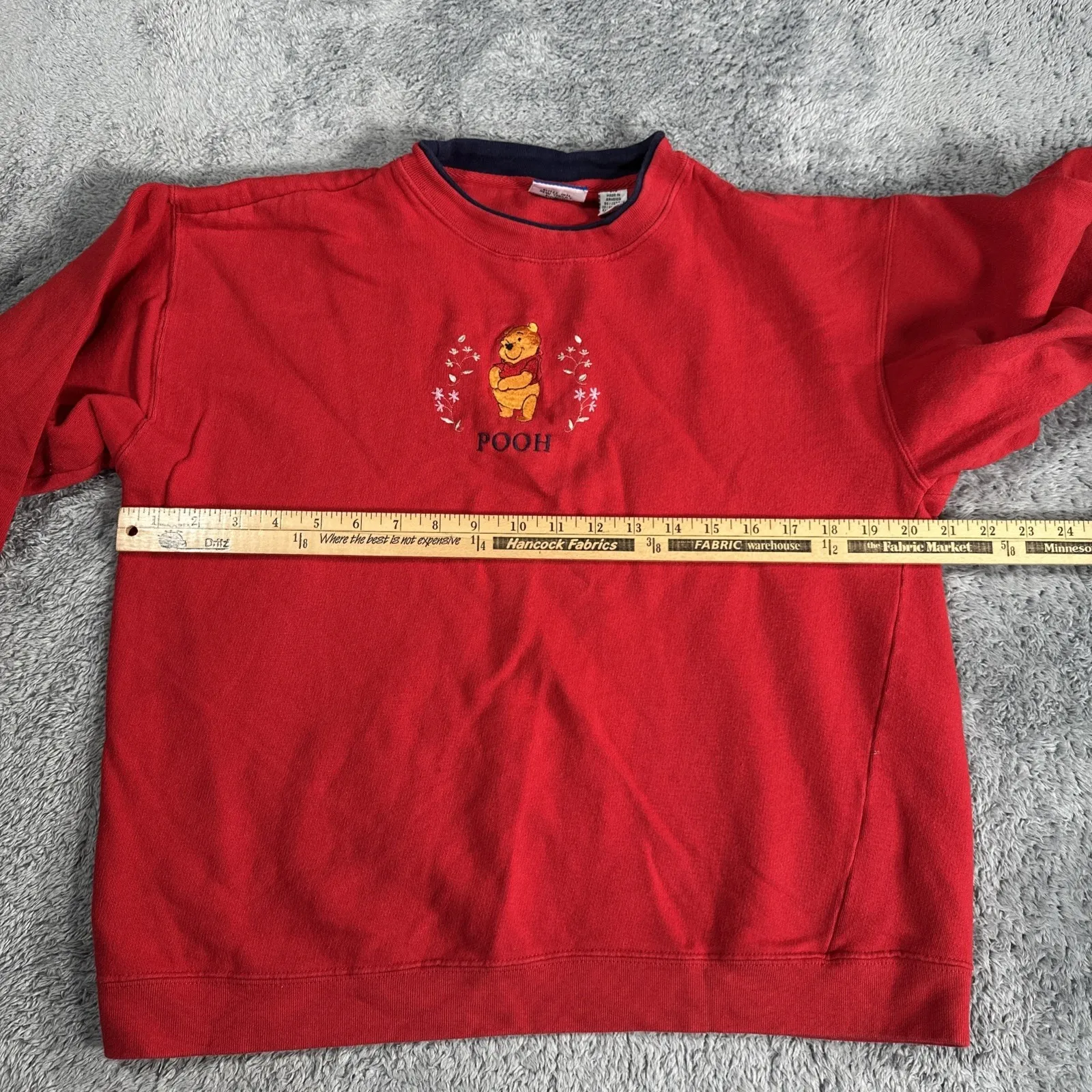 VTG Winne The Pooh Red Sweatshirt Pullover Embroidered "Pooh" SZ L 3/4 Sleeve Size L - Image 4