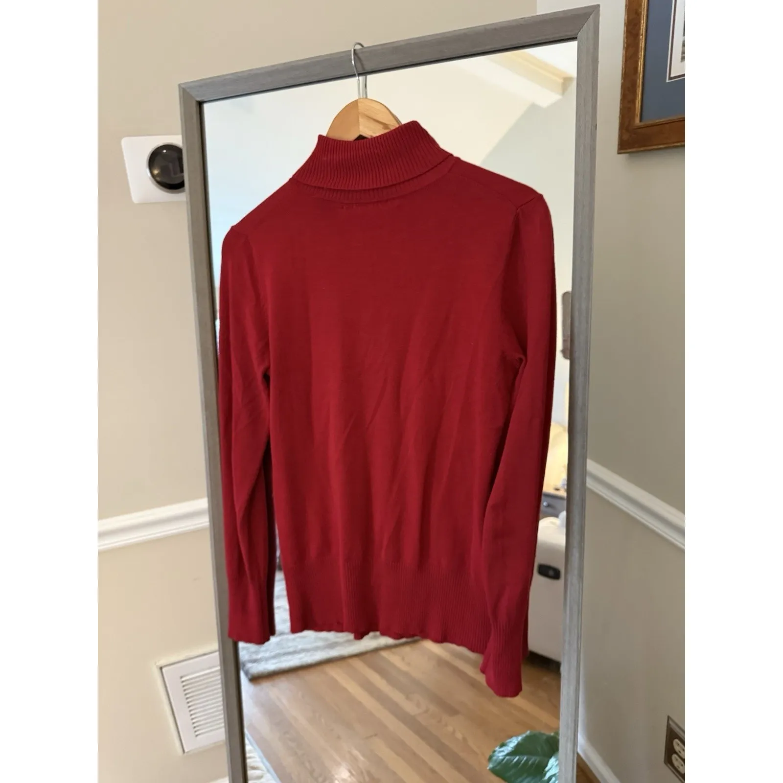 EUC Cable & Gauge Women's Scarlet Red Turtleneck Sweater SZ Small - Image 5