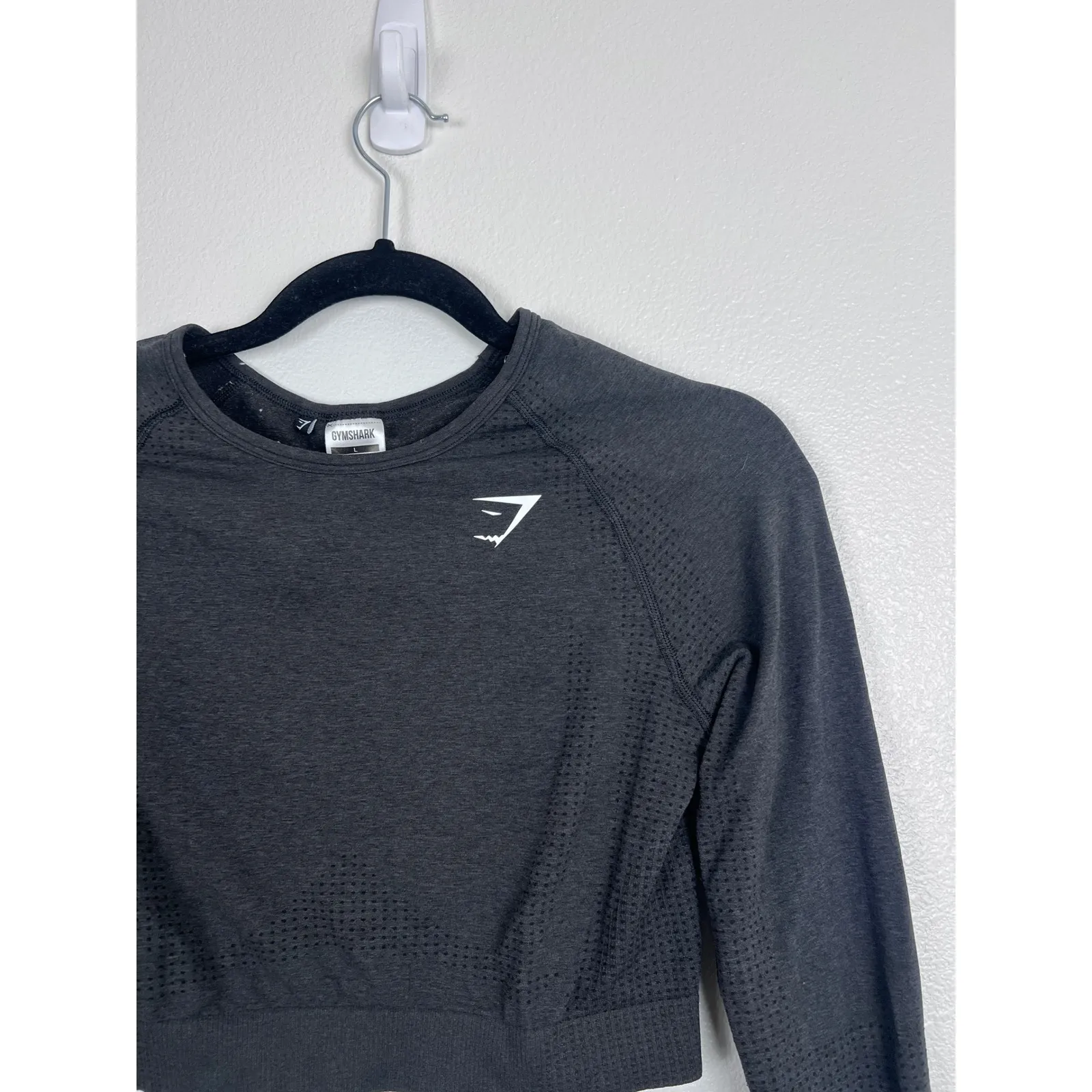 Gymshark Women's Cropped Long‎ Sleeve Workout Shirt Dark Gray Sz L - Image 2