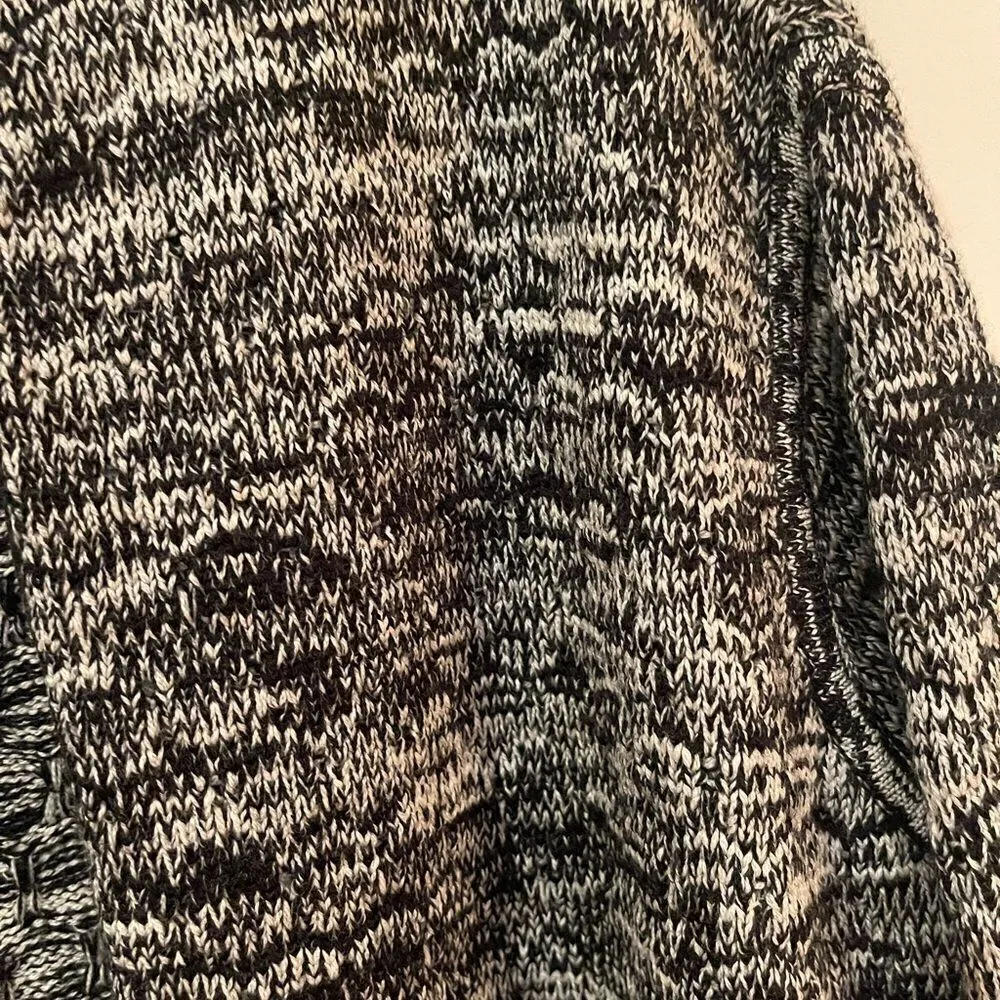 Lululemon Black & white Oversized Cardigan Size XS/S! In perfect condition! - Image 5