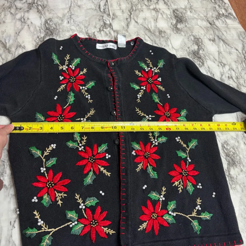 Vintage Victoria Jones holiday Christmas Cardigan sweater black red beaded XL - Image 6