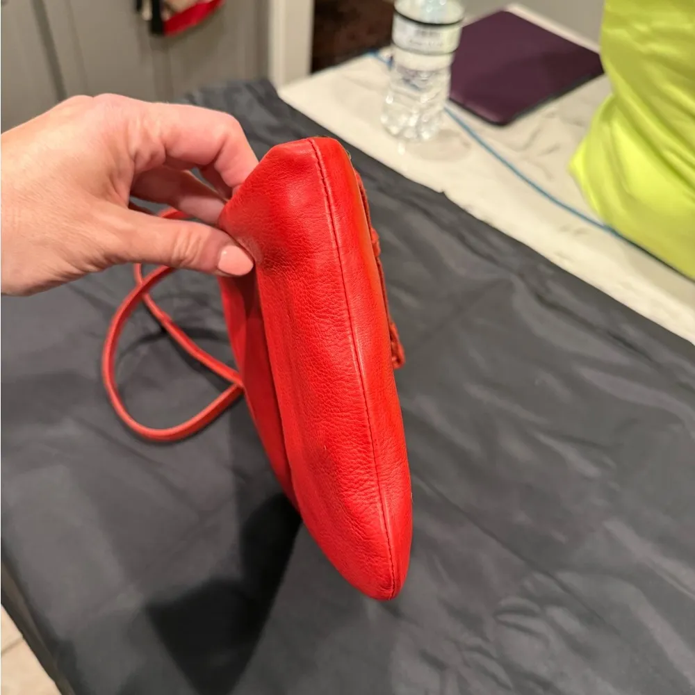 Madewell The Puff Crossbody Bag in Red Leather - Image 15