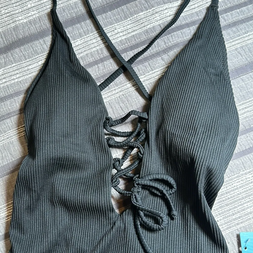 Sweetheart CUPSHE Black Ribbed Tie Front Cross Back Swimsuit Size MED NWT #1152 - Image 5