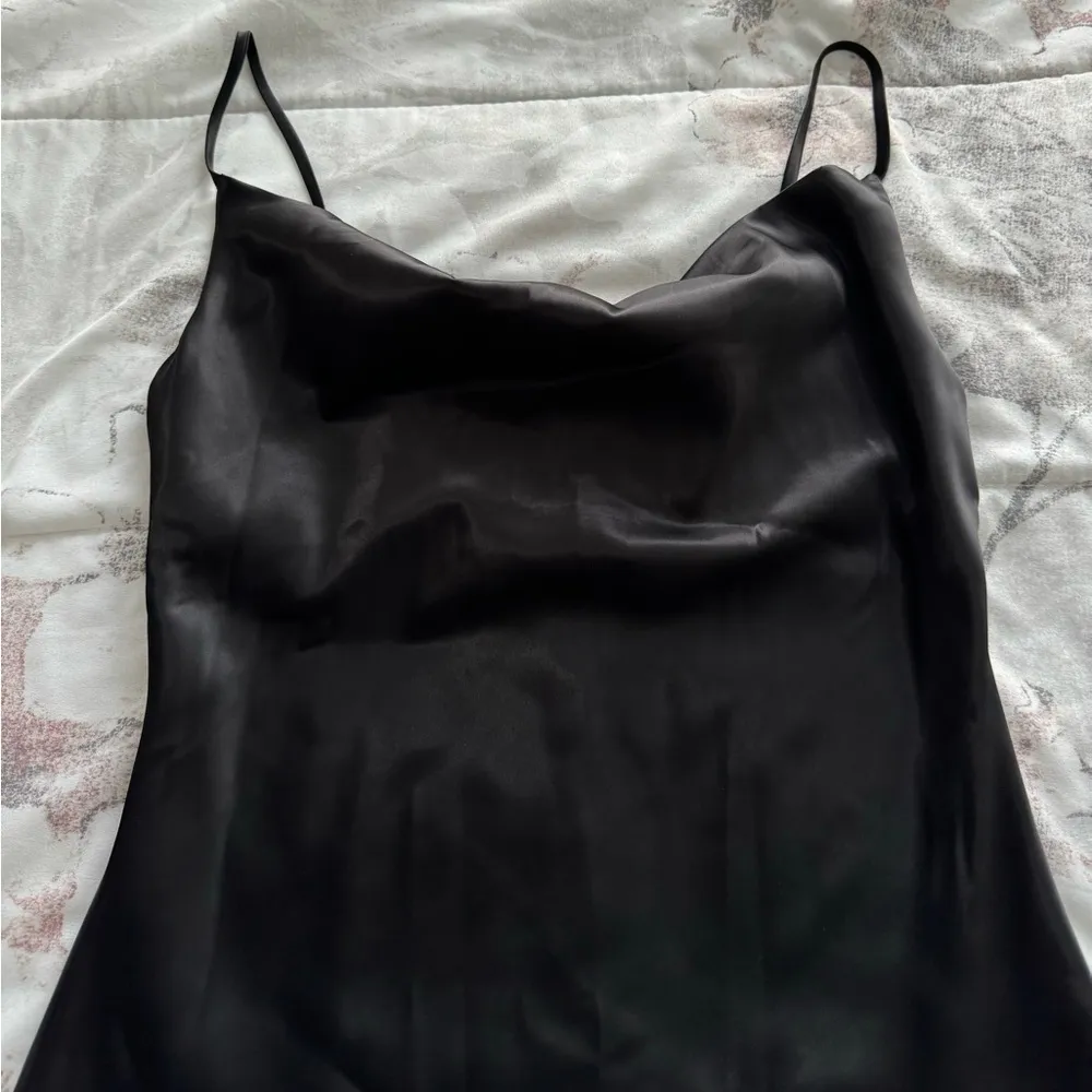 Threads & States black satin spaghetti straps cowl neck slip dress, size S party - Image 5