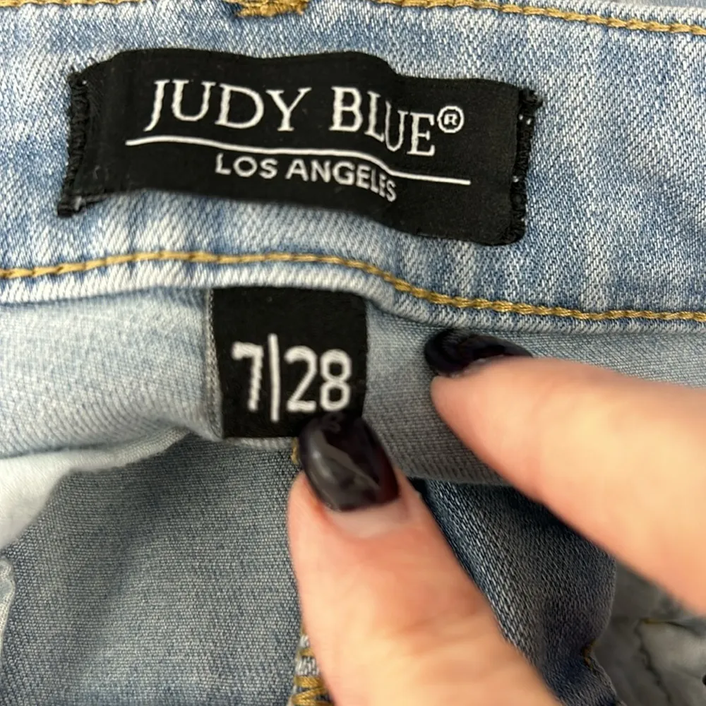 Judy Blue Women's size 7/28 Tulip Hem Skinny Fit Distressed Blue Jeans JB8838 - Image 9