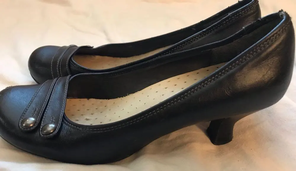 Black Heels Size 9 - Image 2