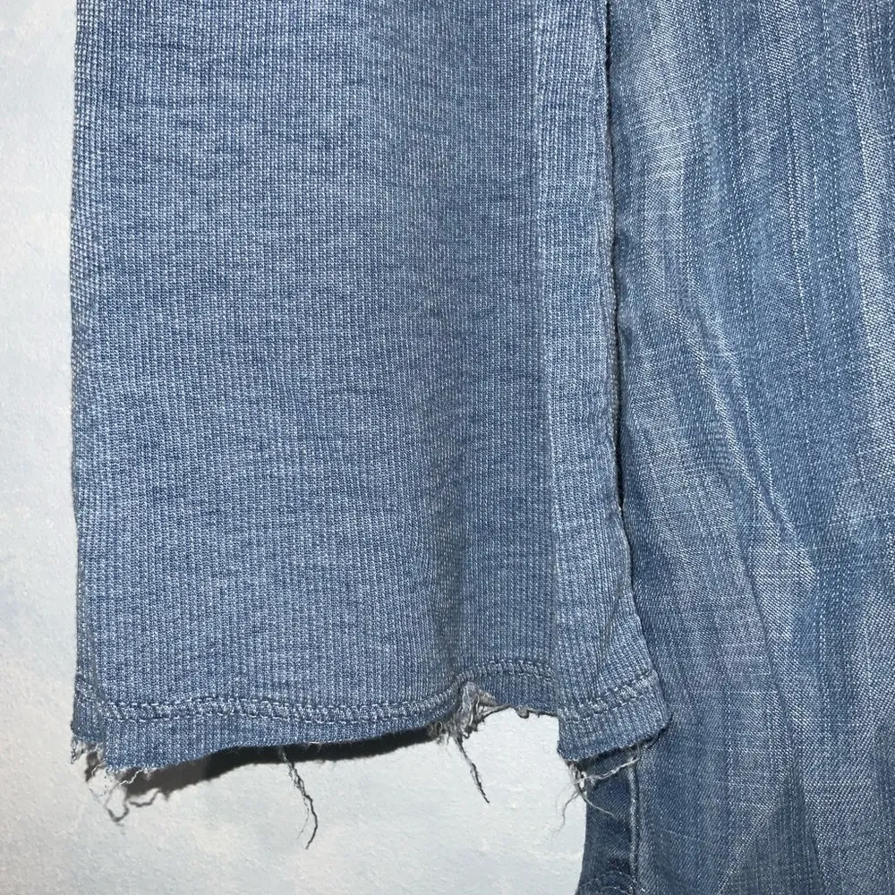 THML Washed Out Denim Blue Raw Hem Long Sleeve Crewneck Casual Comfy Tunic XS - Image 5