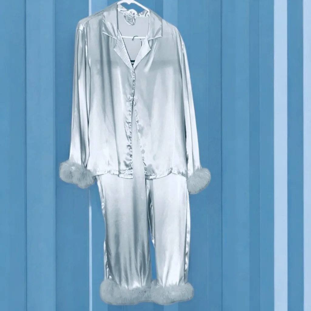 Luxury Linea Donatella Marabou 
Feather Trim Silver blue Pajama Set 
XL (NWOT) - Image 4